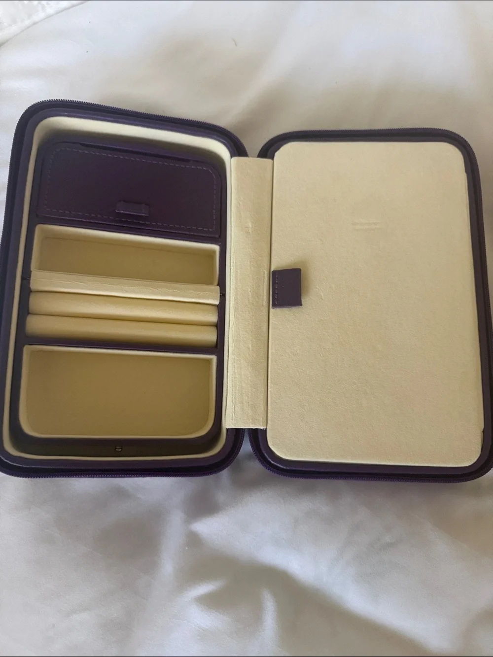 Lia Sophia compact purple